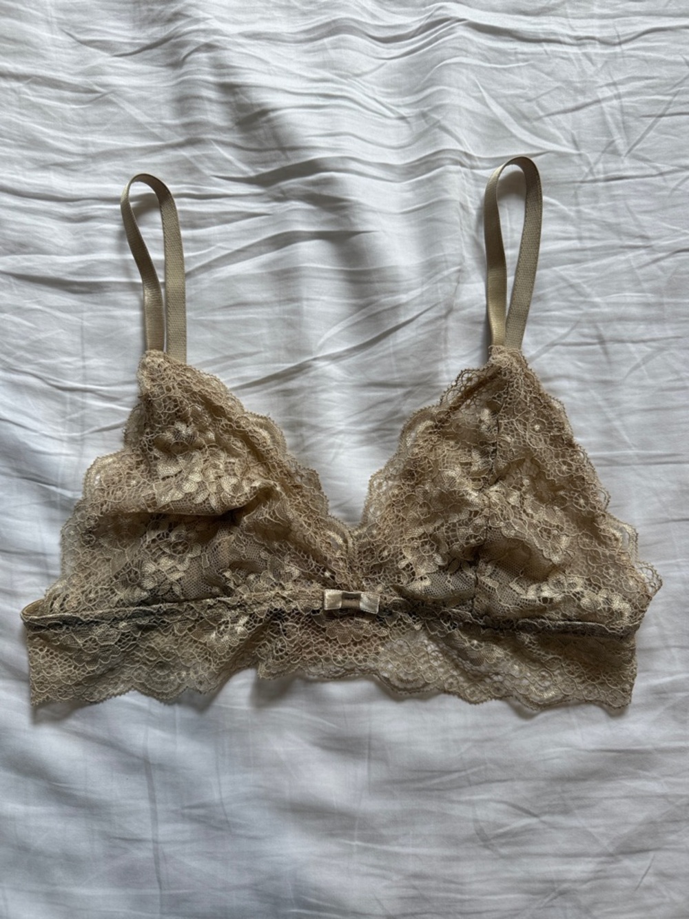 Scalloped Lace Bralette in Taupe